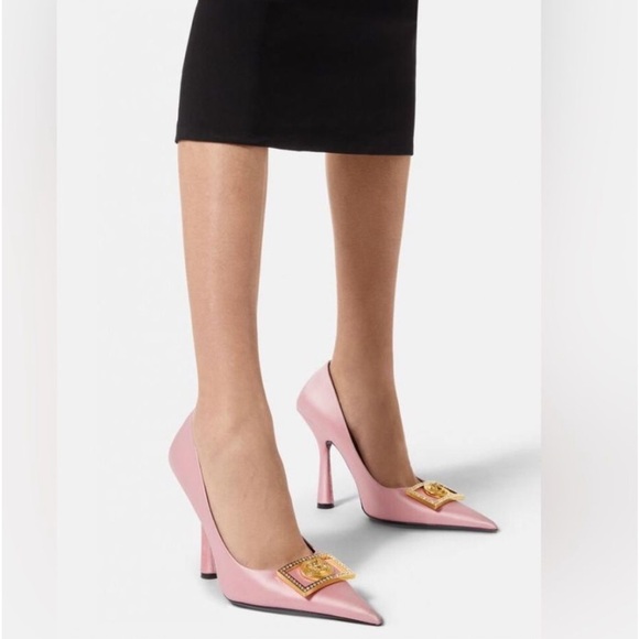 Versace Medusa Biggie Buckle Satin Pumps in Rose Pink - Picture 2 of 14